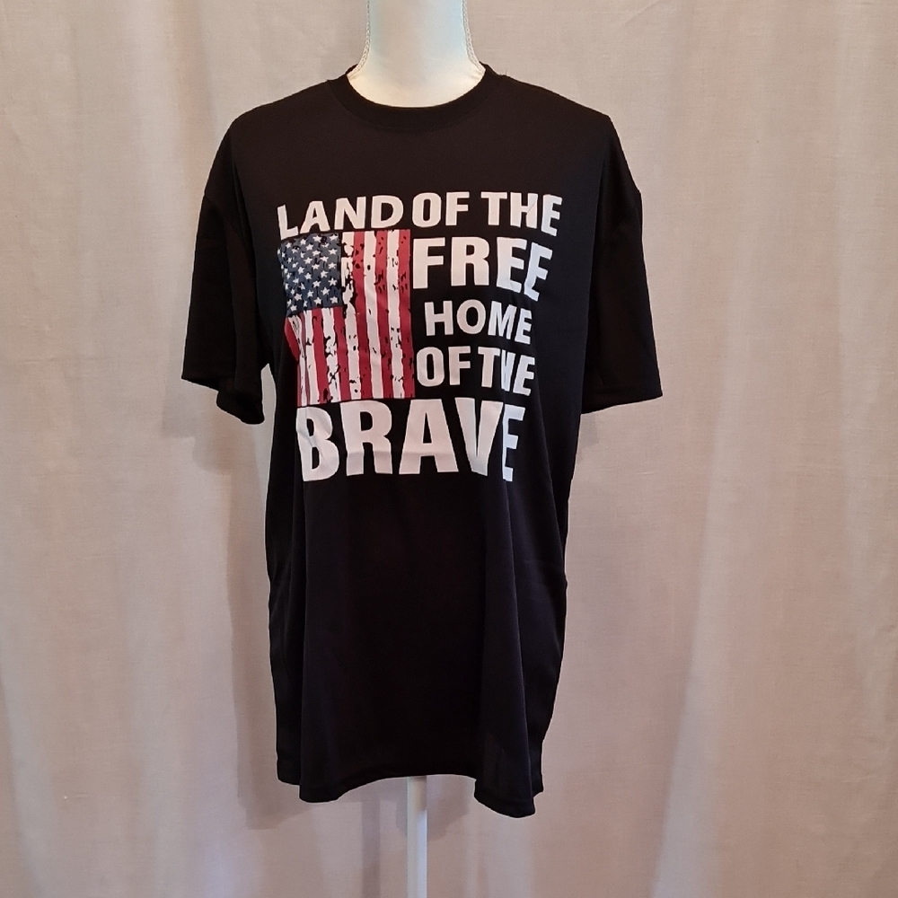 5/$15 Black Patriotic Graphic T-Shirt with American Flag Design, NWOT Free Bag